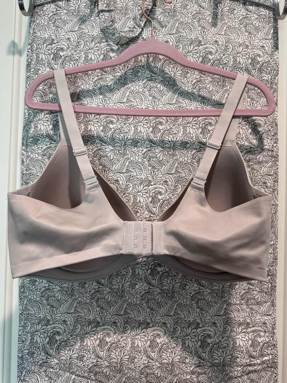 Victoria’s Secret Wireless Lined Semi Demi Bra- Light Gray, 38DD - Picture 3 of 5